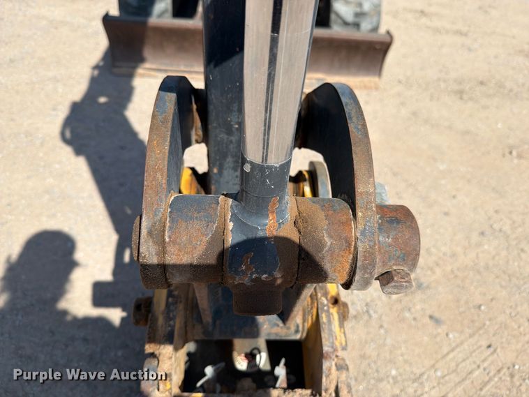 image for item DV8626 2020 John Deere 26G mini excavator
