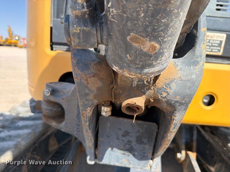 image for item DV8626 2020 John Deere 26G mini excavator