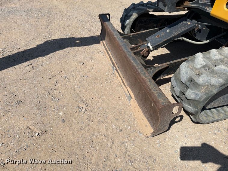 image for item DV8626 2020 John Deere 26G mini excavator
