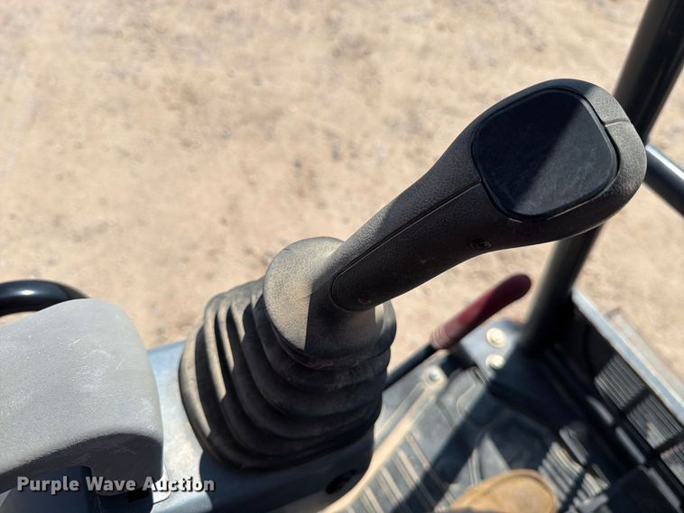 image for item DV8626 2020 John Deere 26G mini excavator