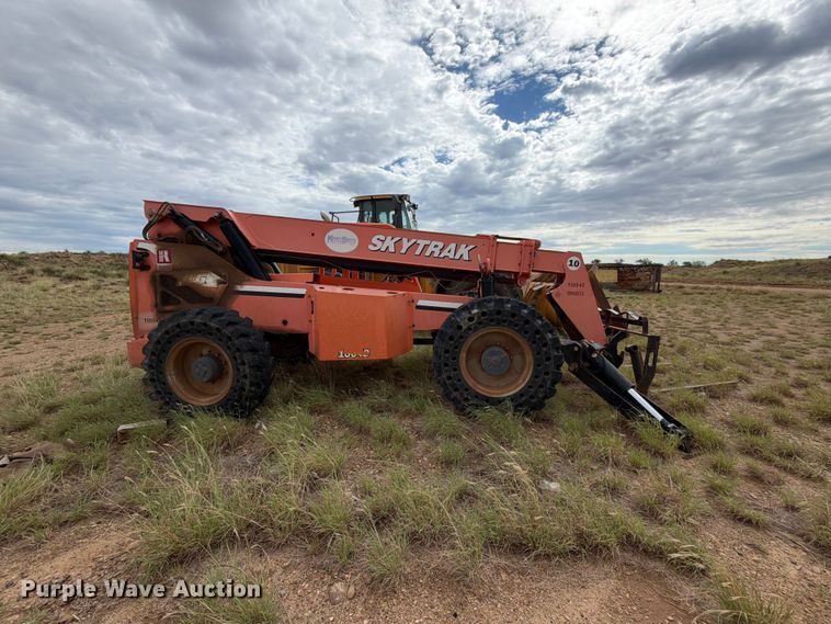 image for item DV8633 2011 JLG 10042 telehandler