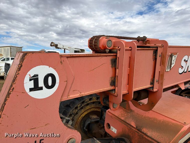 image for item DV8633 2011 JLG 10042 telehandler