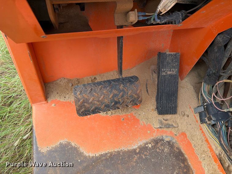 image for item DV8633 2011 JLG 10042 telehandler