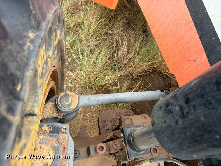 image for item DV8633 2011 JLG 10042 telehandler