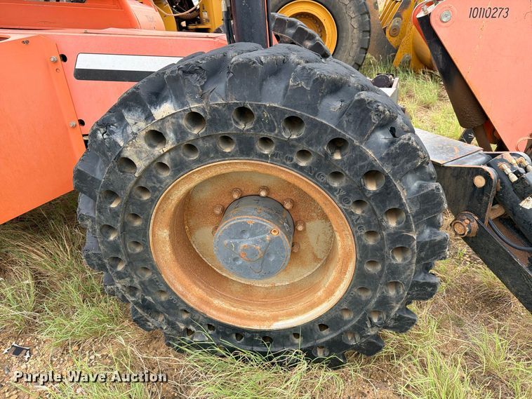 image for item DV8633 2011 JLG 10042 telehandler