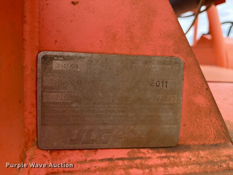 image for item DV8633 2011 JLG 10042 telehandler