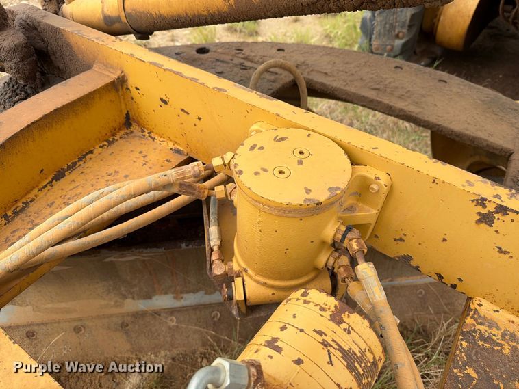 image for item DV8636 1996 Caterpillar 140H motor grader