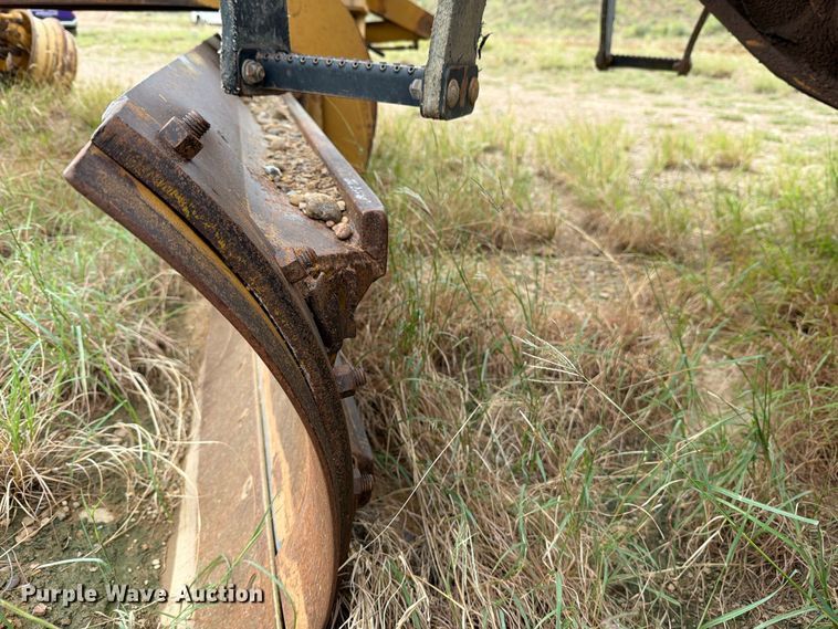 image for item DV8636 1996 Caterpillar 140H motor grader