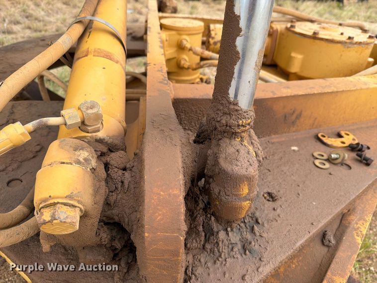 image for item DV8636 1996 Caterpillar 140H motor grader