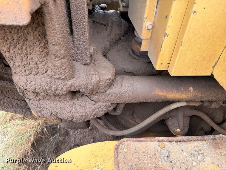 image for item DV8636 1996 Caterpillar 140H motor grader