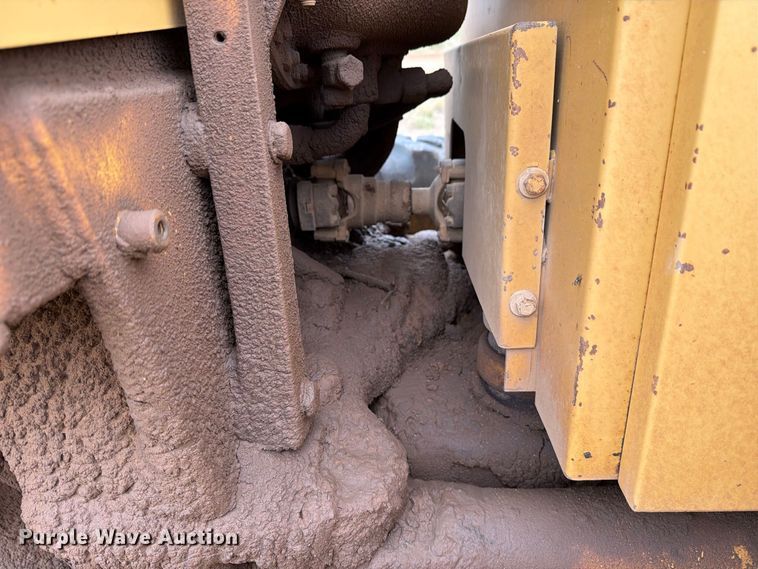 image for item DV8636 1996 Caterpillar 140H motor grader