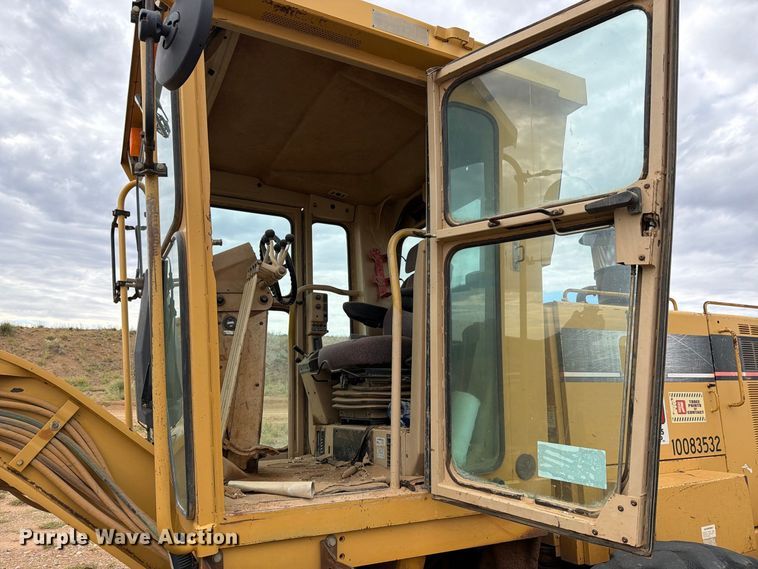 image for item DV8636 1996 Caterpillar 140H motor grader