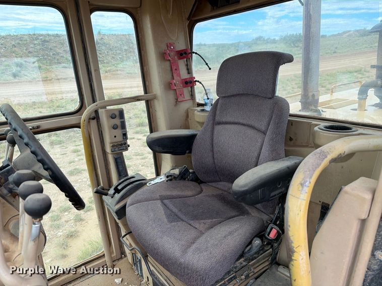 image for item DV8636 1996 Caterpillar 140H motor grader