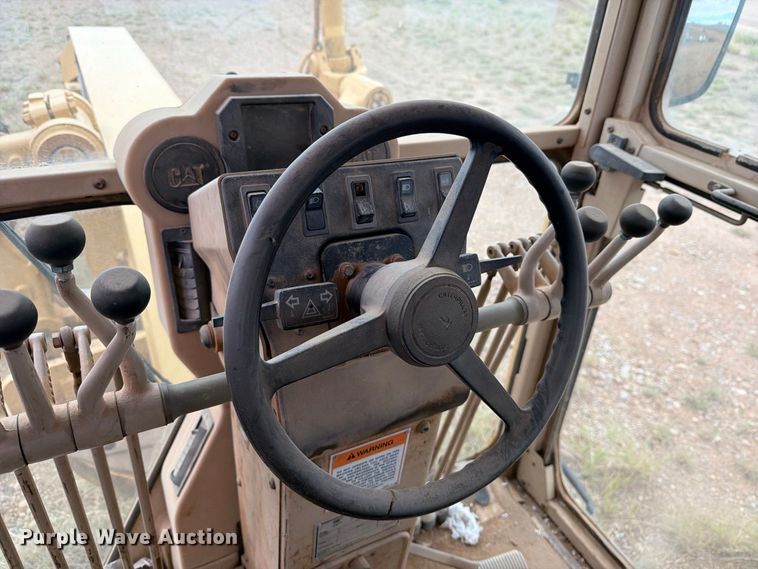 image for item DV8636 1996 Caterpillar 140H motor grader