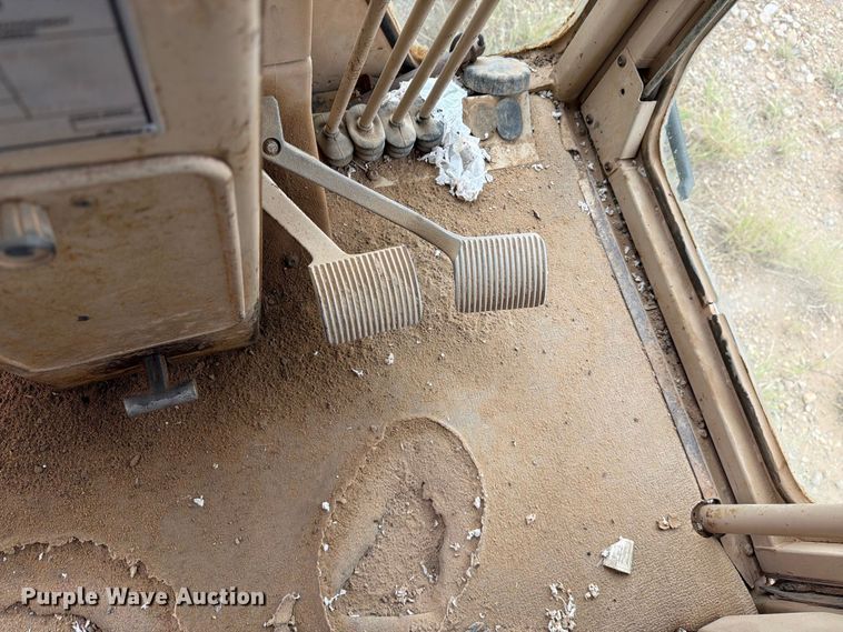 image for item DV8636 1996 Caterpillar 140H motor grader