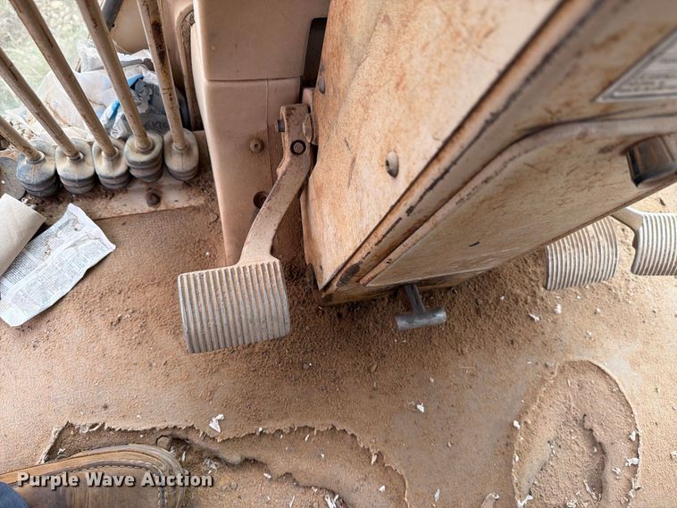 image for item DV8636 1996 Caterpillar 140H motor grader