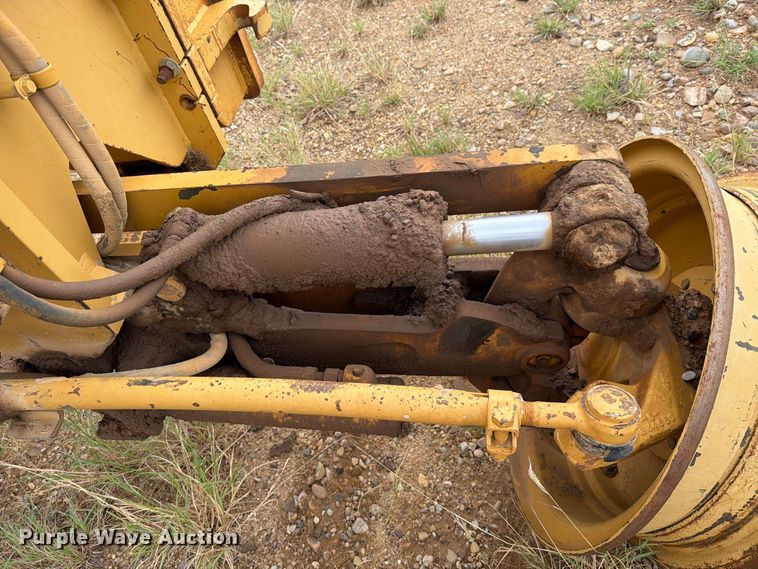 image for item DV8636 1996 Caterpillar 140H motor grader