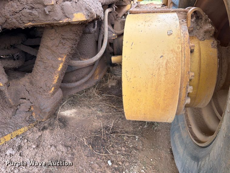 image for item DV8636 1996 Caterpillar 140H motor grader
