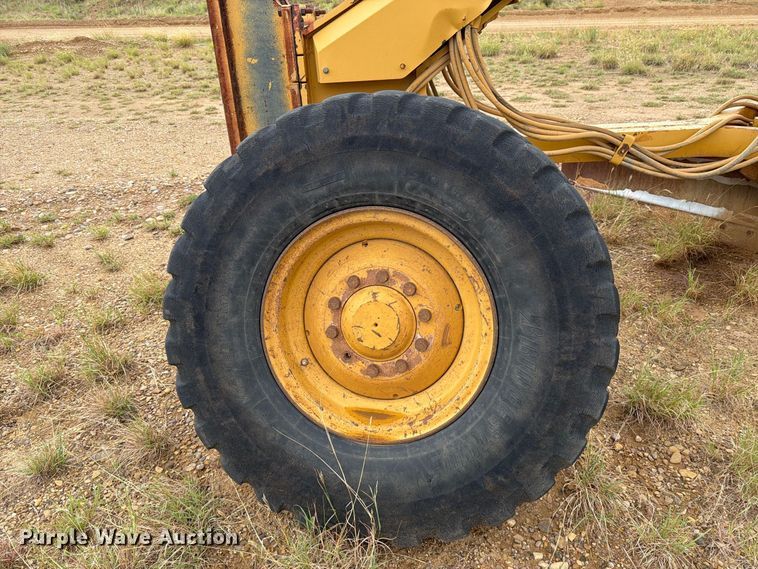 image for item DV8636 1996 Caterpillar 140H motor grader