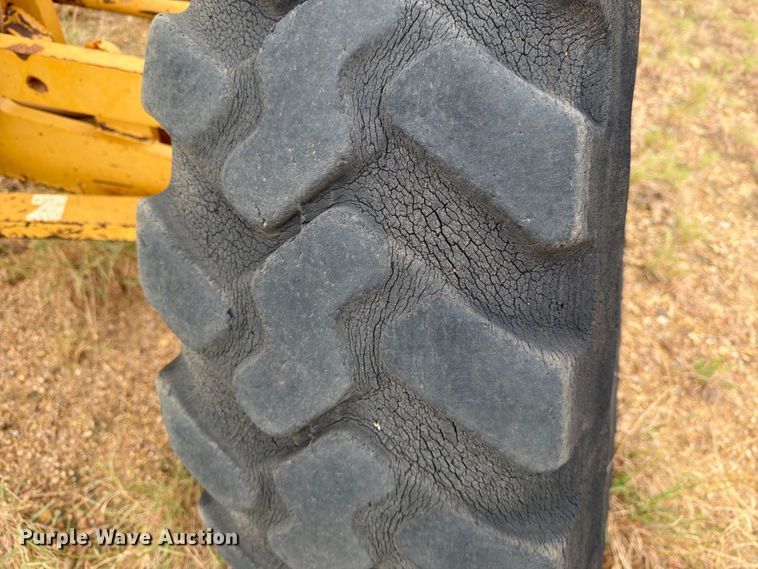 image for item DV8636 1996 Caterpillar 140H motor grader