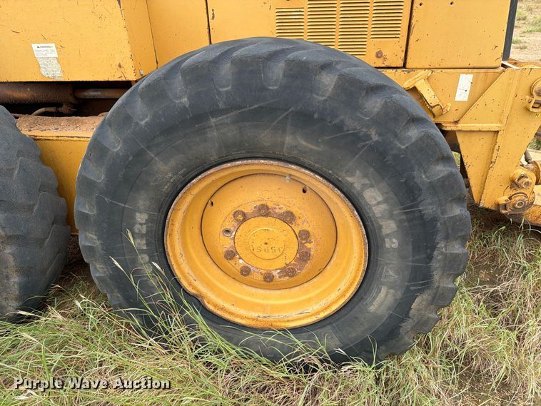 image for item DV8636 1996 Caterpillar 140H motor grader