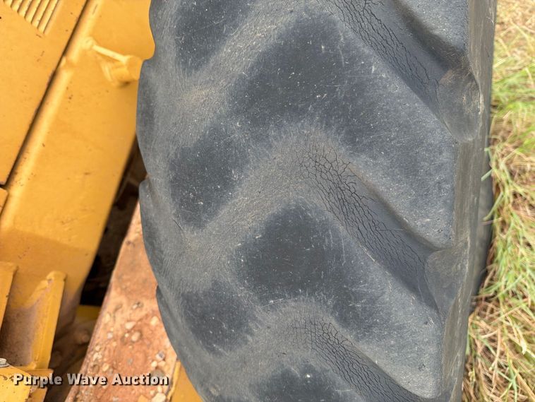 image for item DV8636 1996 Caterpillar 140H motor grader