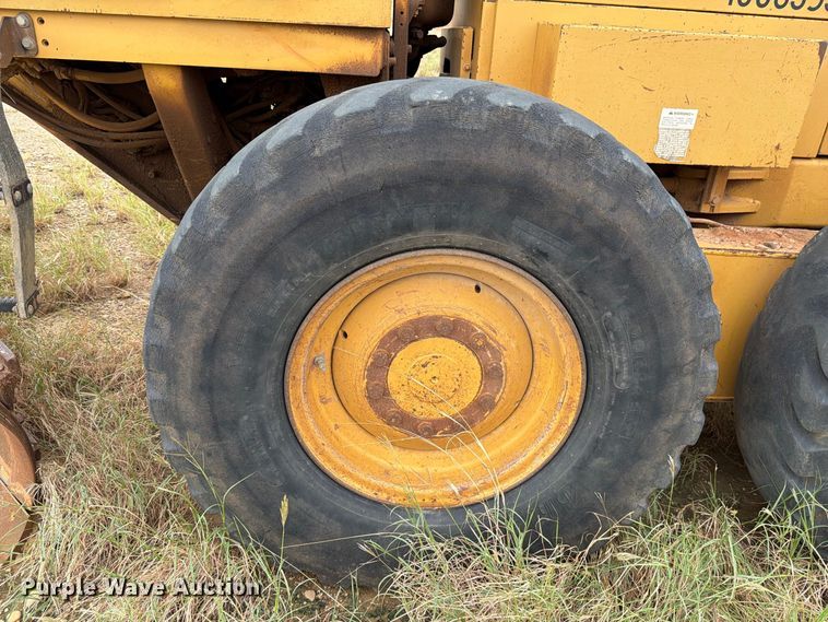 image for item DV8636 1996 Caterpillar 140H motor grader