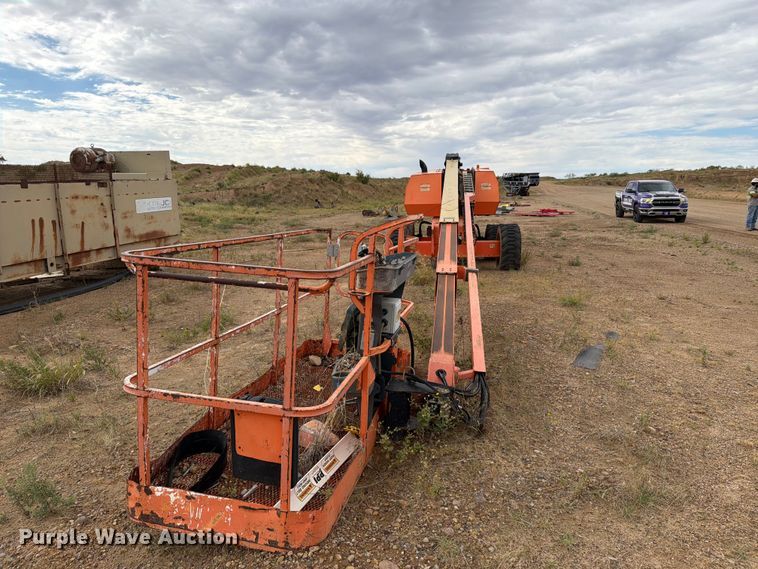 image for item DV8639 2012 JLG 600S boom lift
