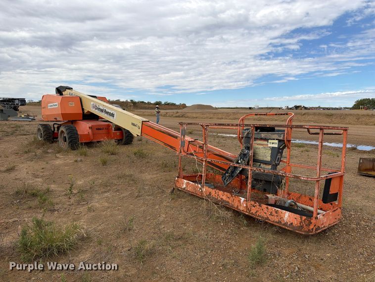 image for item DV8639 2012 JLG 600S boom lift
