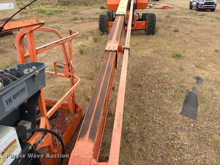 image for item DV8639 2012 JLG 600S boom lift