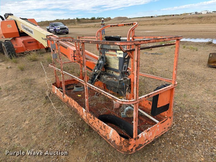 image for item DV8639 2012 JLG 600S boom lift