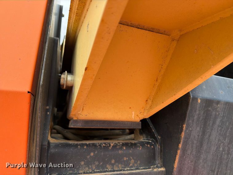 image for item DV8639 2012 JLG 600S boom lift