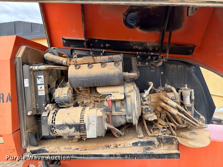 image for item DV8639 2012 JLG 600S boom lift