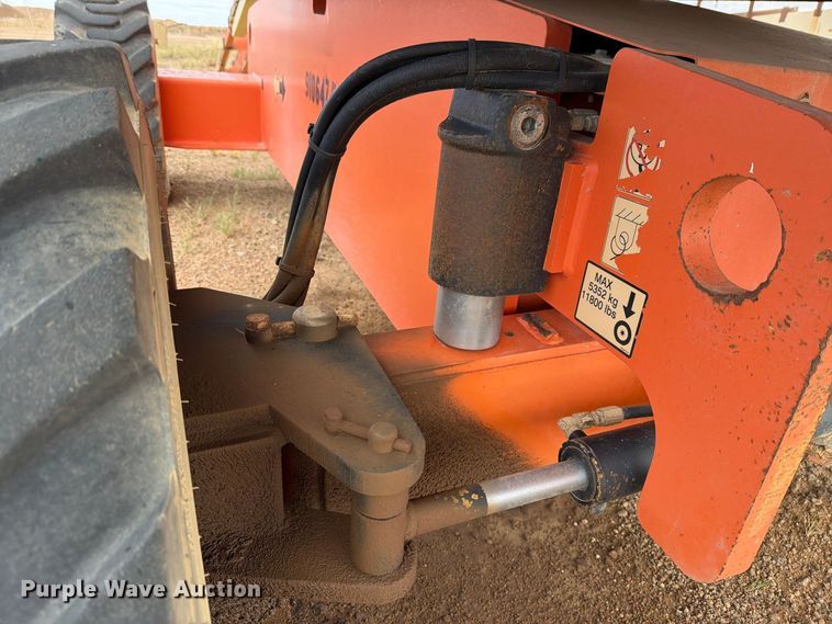 image for item DV8639 2012 JLG 600S boom lift