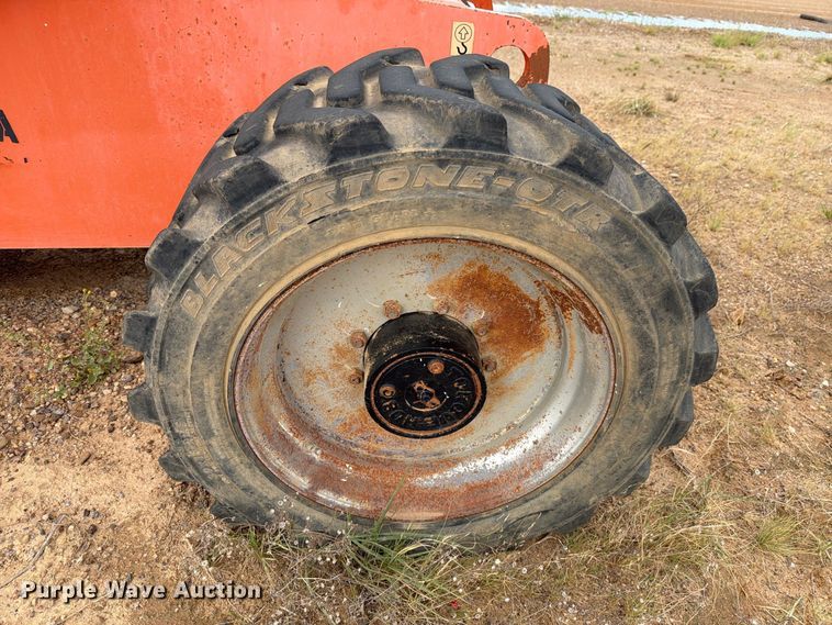 image for item DV8639 2012 JLG 600S boom lift