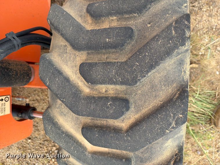image for item DV8639 2012 JLG 600S boom lift