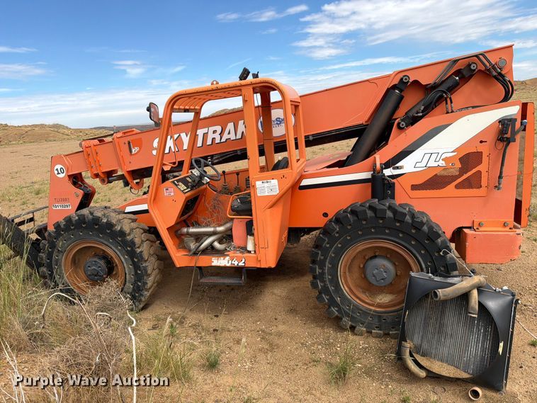 image for item DV8640 2013 JLG 10042 telehandler