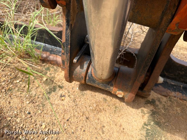 image for item DV8640 2013 JLG 10042 telehandler