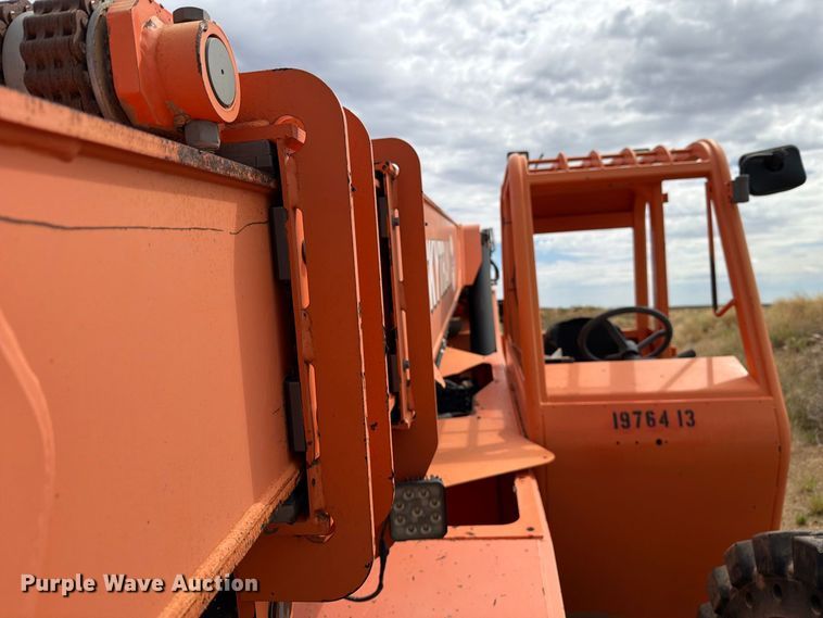 image for item DV8640 2013 JLG 10042 telehandler