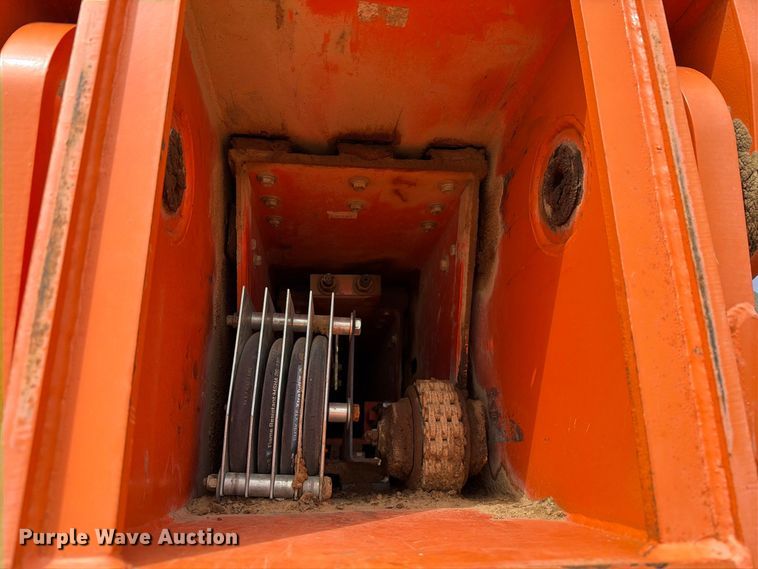 image for item DV8640 2013 JLG 10042 telehandler