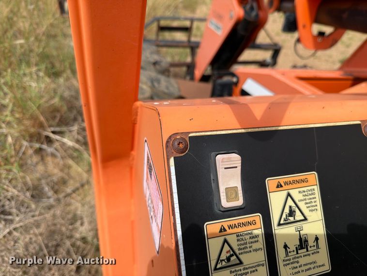 image for item DV8640 2013 JLG 10042 telehandler