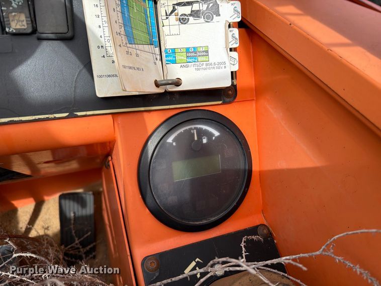 image for item DV8640 2013 JLG 10042 telehandler