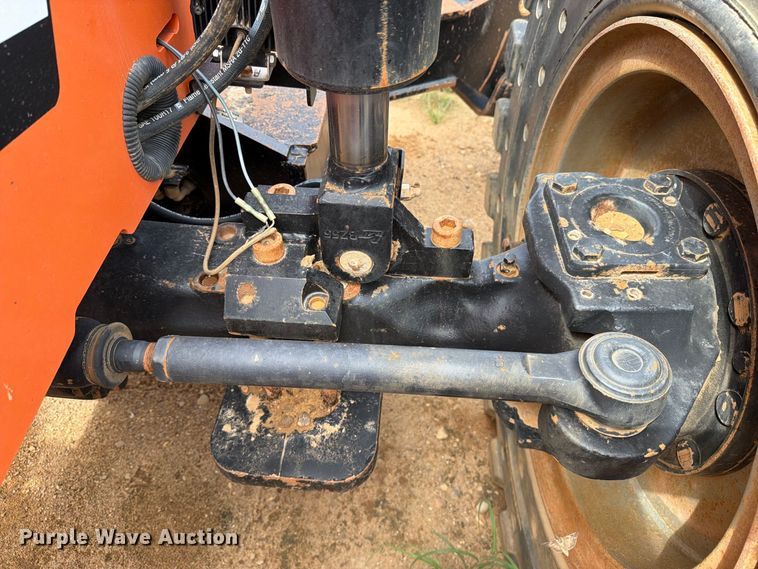 image for item DV8640 2013 JLG 10042 telehandler