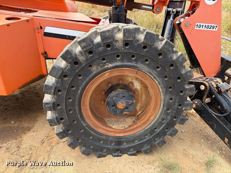 image for item DV8640 2013 JLG 10042 telehandler