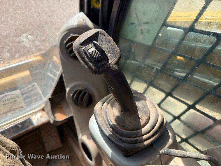 image for item DV8661 2011 Caterpillar 289C tracked skid steer loader