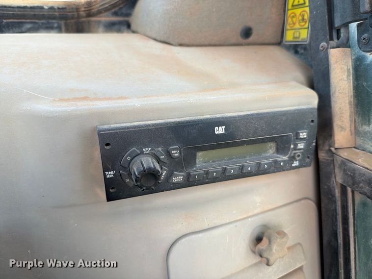 image for item DV8661 2011 Caterpillar 289C tracked skid steer loader