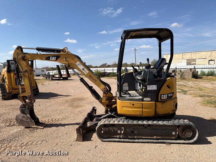 image for item DV8662 2013 Caterpillar 303.5E mini excavator