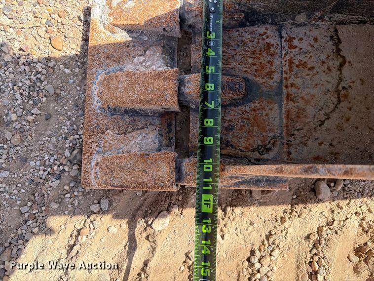 image for item DV8662 2013 Caterpillar 303.5E mini excavator