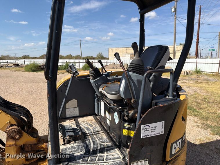 image for item DV8662 2013 Caterpillar 303.5E mini excavator
