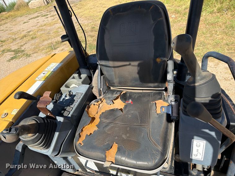 image for item DV8662 2013 Caterpillar 303.5E mini excavator